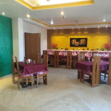 Hotel Fort View Tikamgarh Esterno foto